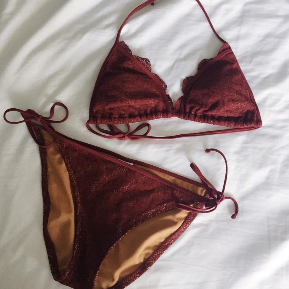 Maroon lace patterned bikini